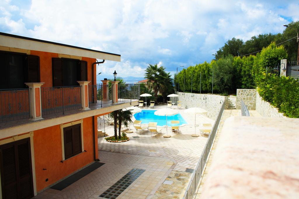 Residence La Marinella Palmi Buitenkant foto